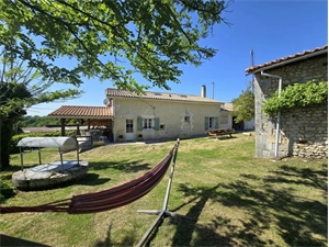propriete à la vente -   16190  MONTMOREAU, surface 200 m2 vente propriete - UBI474218585